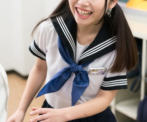可爱的 日本 schoolgirl..