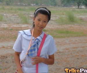 jóvenes Filipino schoolgirl..